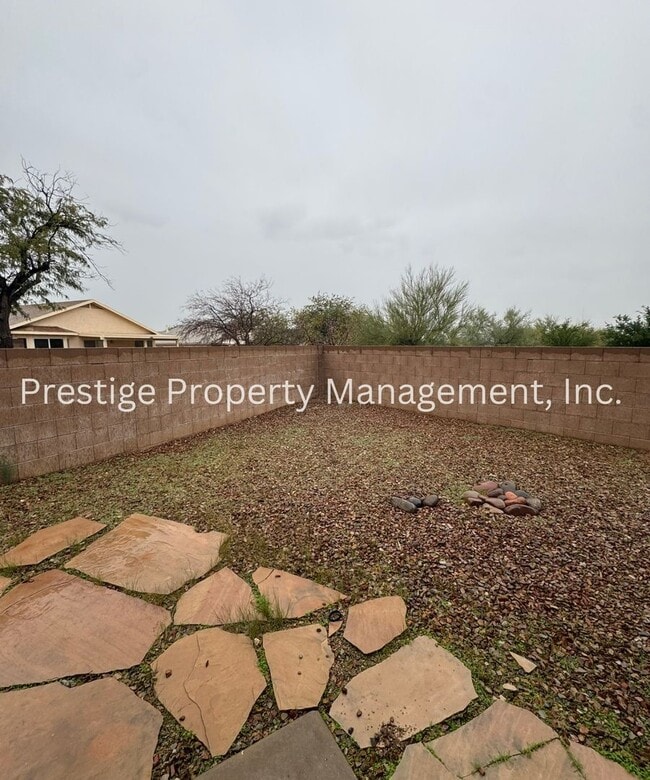 Building Photo - Charming West 2 Bedroom/ 2 Bathroom with a Den is  Waiting For You To Call Home!!