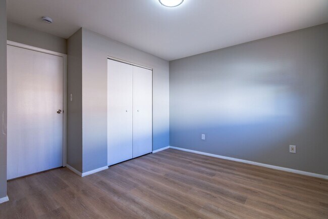 Building Photo - 14 N Black Horse Pike