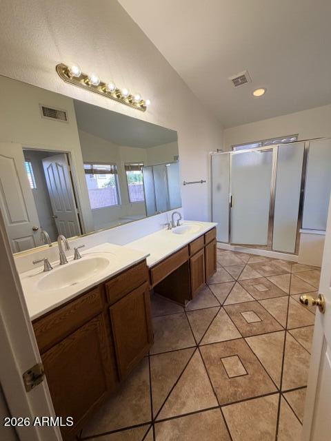 Building Photo - 528 W Monte Ave