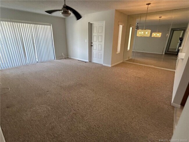 Building Photo - 2114 SW Silver Pine Way