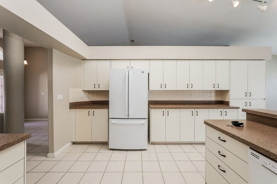 Building Photo - 19515 Lake Osceola Ln