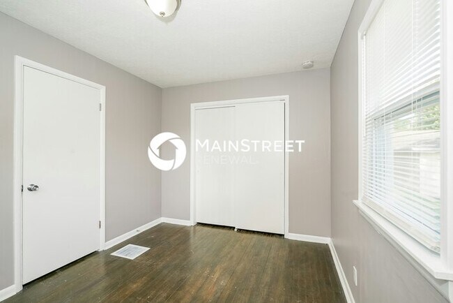 Building Photo - 3 Bedroom Pet-Friendly Home in PLAINFIELD, IN with Main Street Renewal