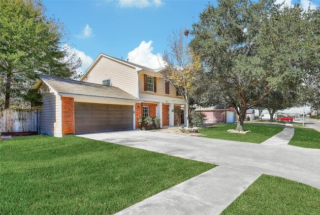 Building Photo - 5303 Bay Pines Dr