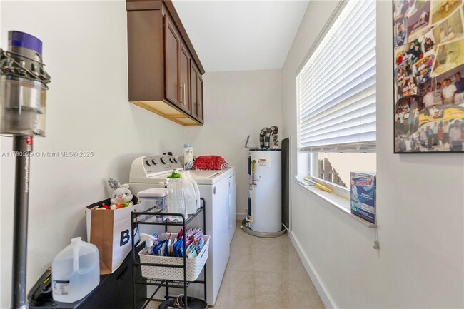 Building Photo - 11522 SW 100th Ave