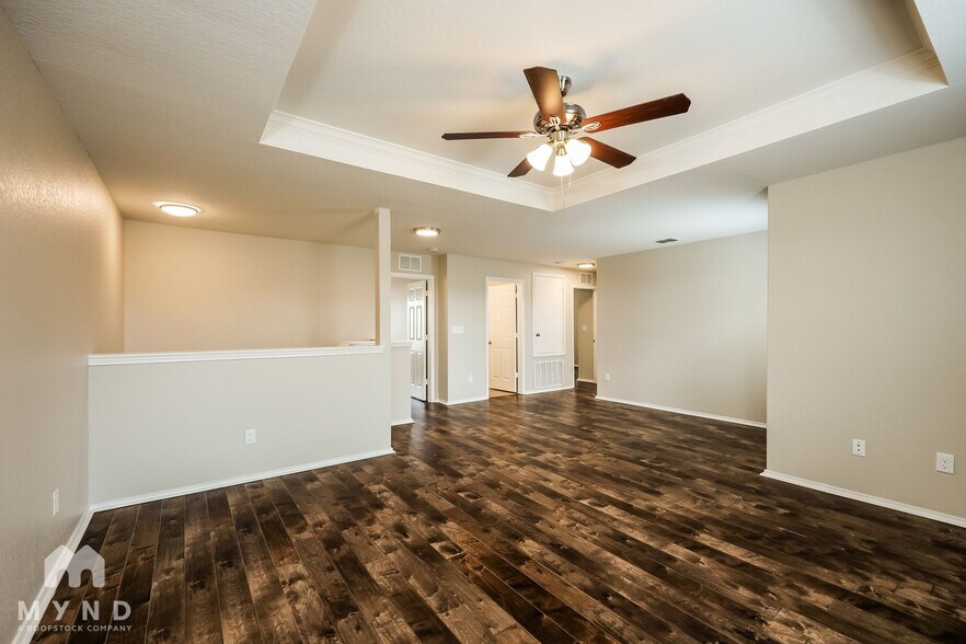 Building Photo - 11331 Fine Design