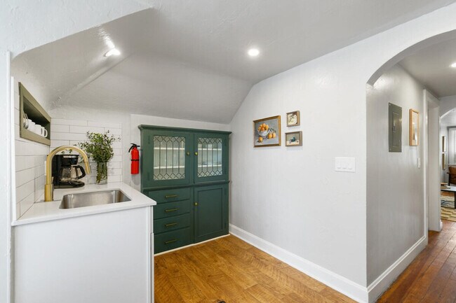 Building Photo - 2619 E 12th Ave