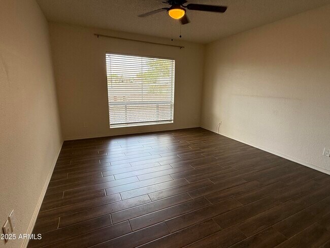 Building Photo - 1019 E Rowlands Ln