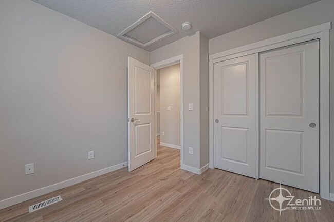 Building Photo - 4908 NE 2nd Ct