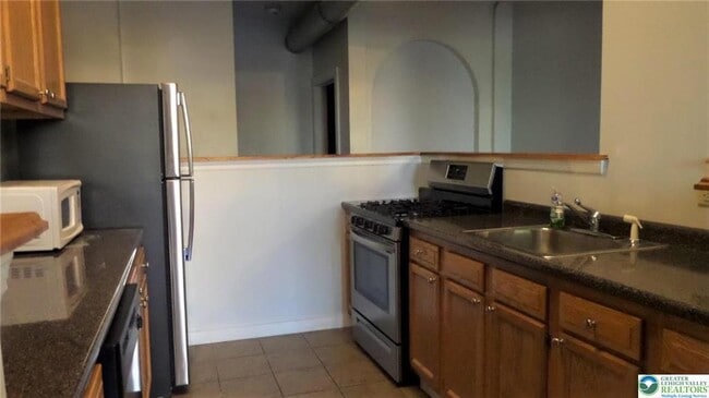 Building Photo - 147 S 4th St