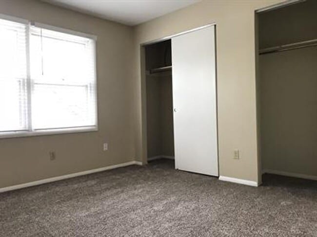 Building Photo - 2127 Ivy Ct