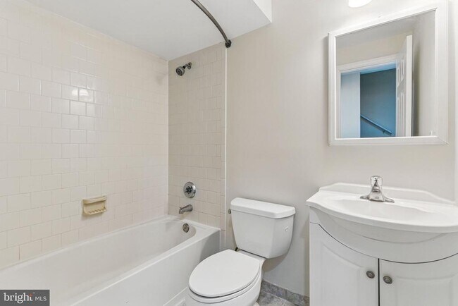 Building Photo - 505 Knollwood Ct