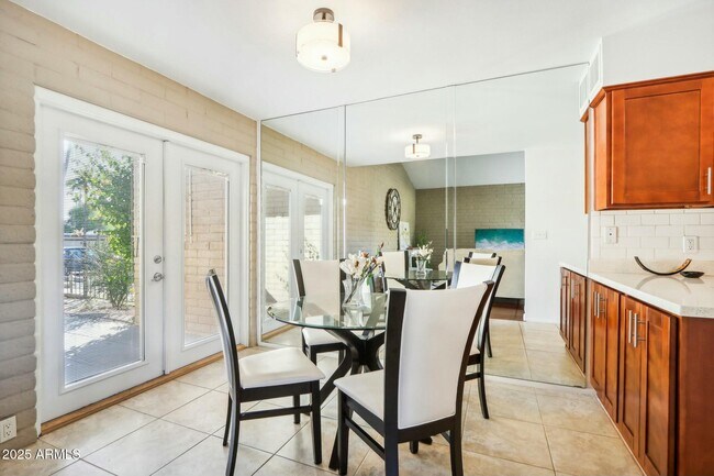 Building Photo - 4800 N 68th St