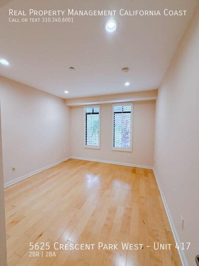 Building Photo - 5625 Crescent Prk W