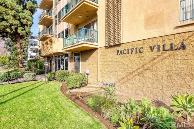 Primary Photo - 3665 E 1st St