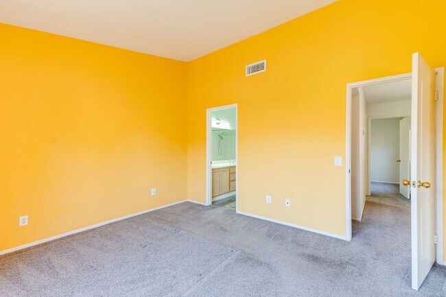 Building Photo - 3-bedroom, 2.5-bath condo nestled in the prestigious Terra Vista community of Rancho Cucamonga