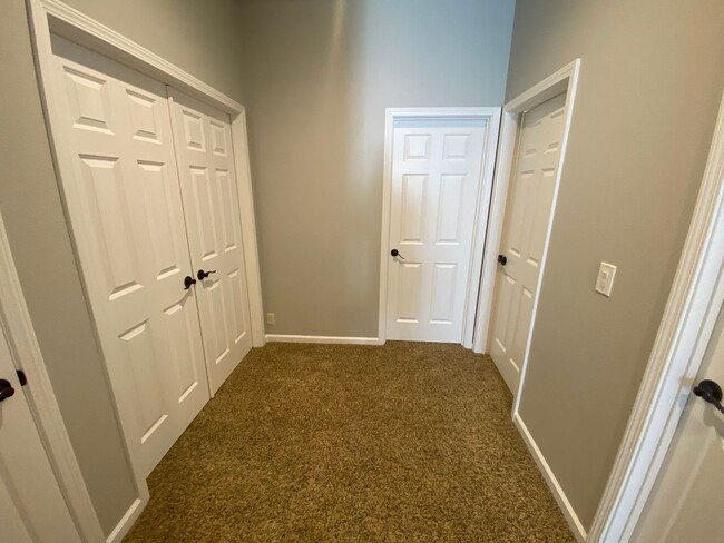 Building Photo - 4 bedroom in Paso Robles