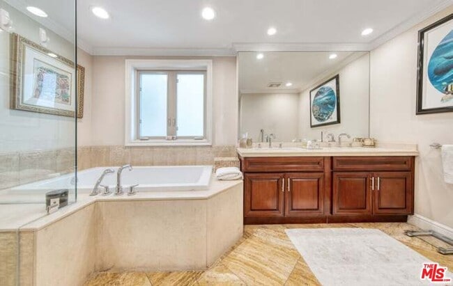 Building Photo - 918 S Wooster St