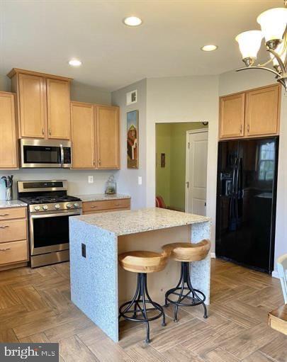 Building Photo - 9411 Wood Creek Cir