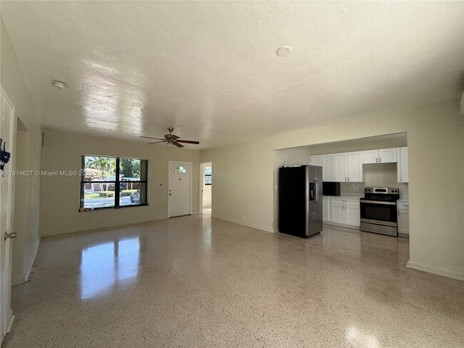 Building Photo - 1141 NE 154th Terrace