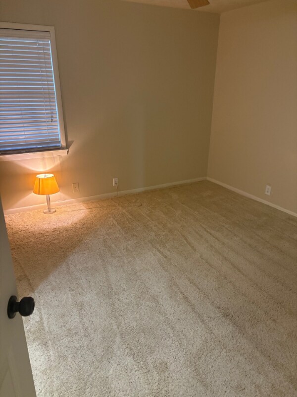 Building Photo - 801 Hillside Dr