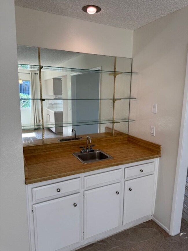 Building Photo - Newly Renovated 4 Bedroom 3 Bath Home with...