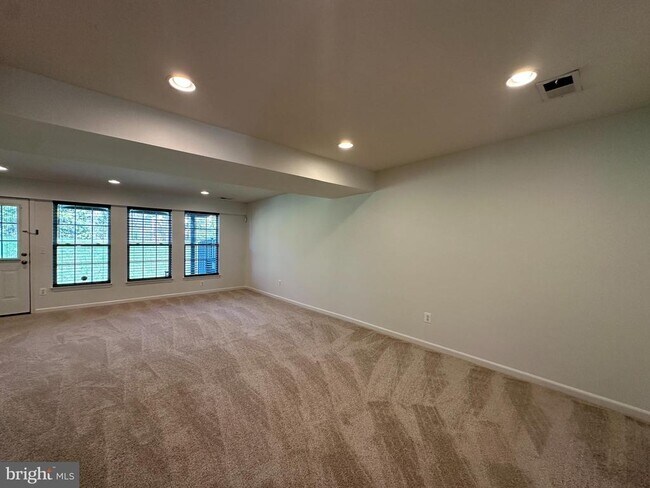 Building Photo - 25274 Gothic Square