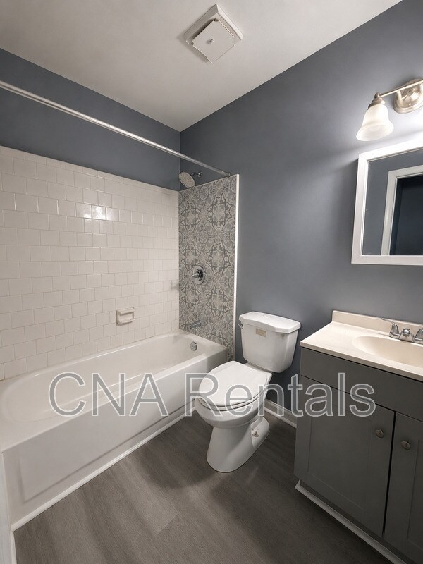 Building Photo - 949 Pine Oak Trail