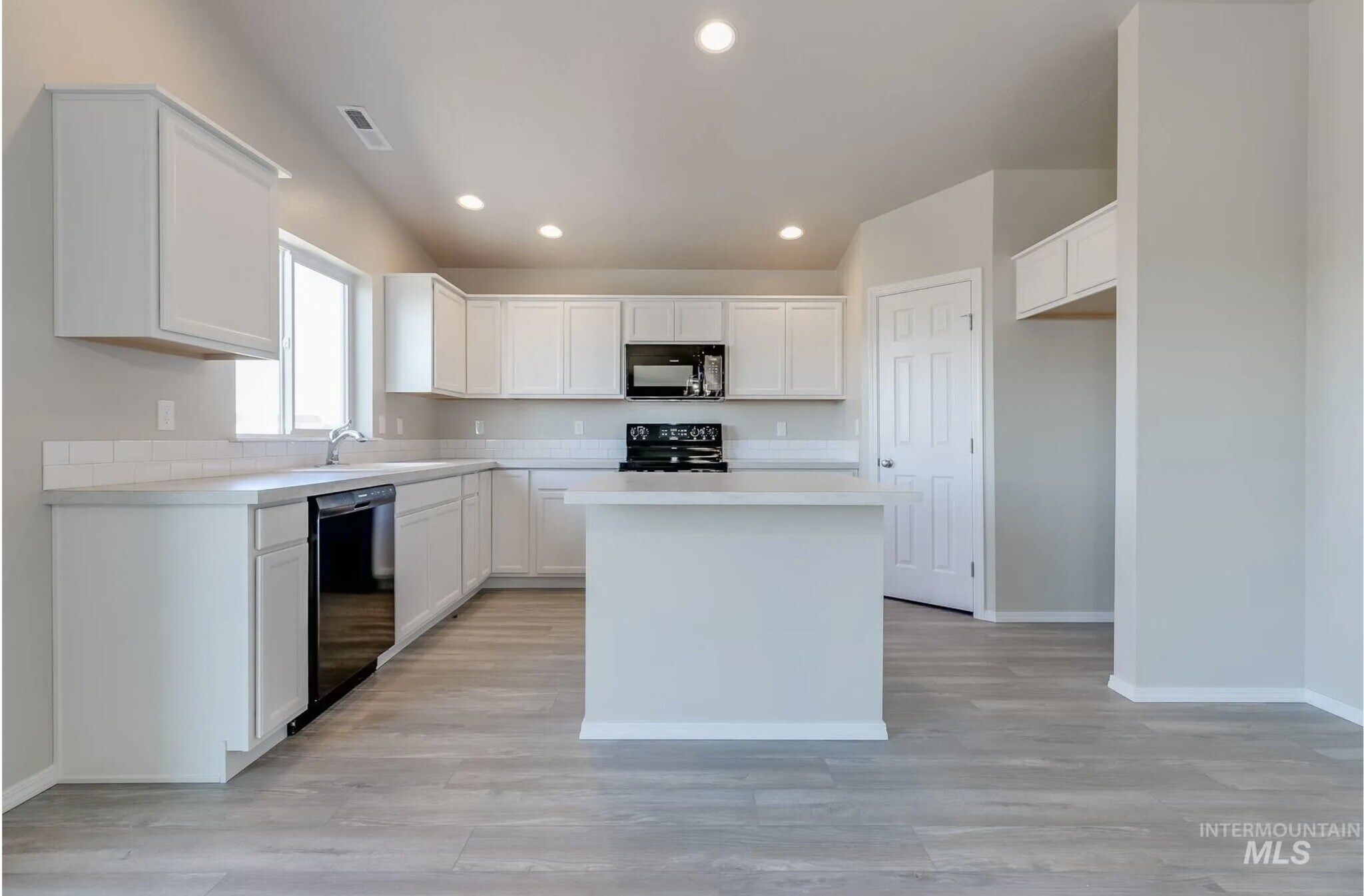 Building Photo - 19570 Nanticoke Ave