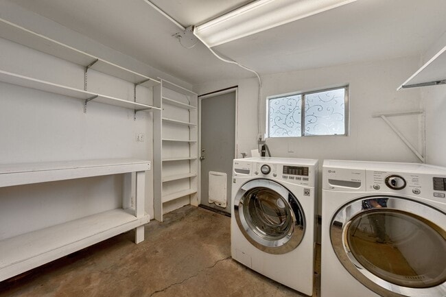 Building Photo - Cozy 1 Bedroom ADU With Stunning Pasture & Pond Views in Rescue!