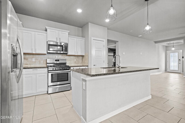 Building Photo - 6981 Black Mesquite Dr