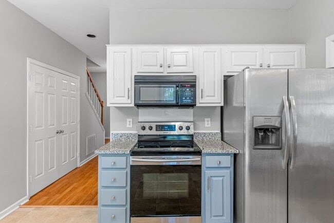 Building Photo - NW - Desirable Irving Park Two Story Home,...