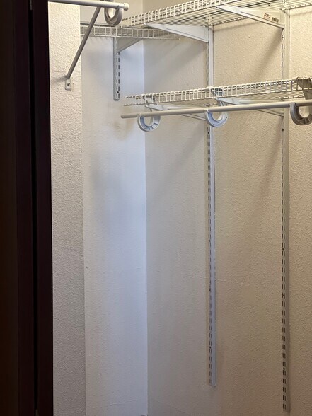 Closet - 2902 Shadow Creek Dr
