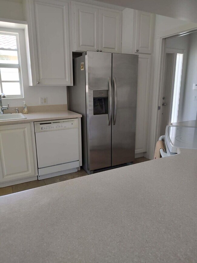 Building Photo - 8165 Quito Pl