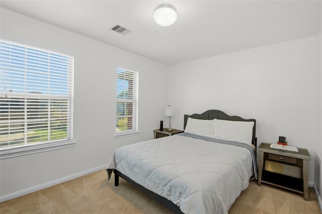 Building Photo - 2527 Cold River Dr