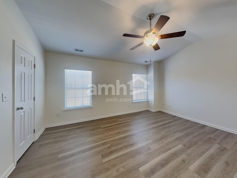 Building Photo - 10339 Samuels Way Dr