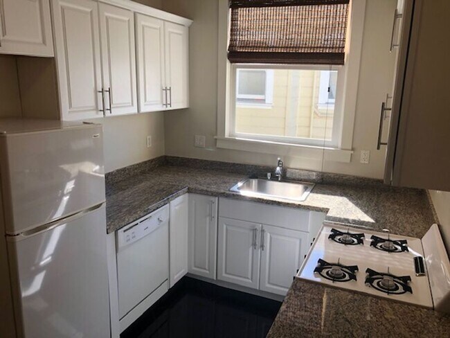 Building Photo - 3155 Broderick St