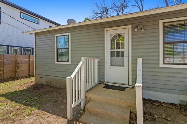 Building Photo - 1709 Patton Ln