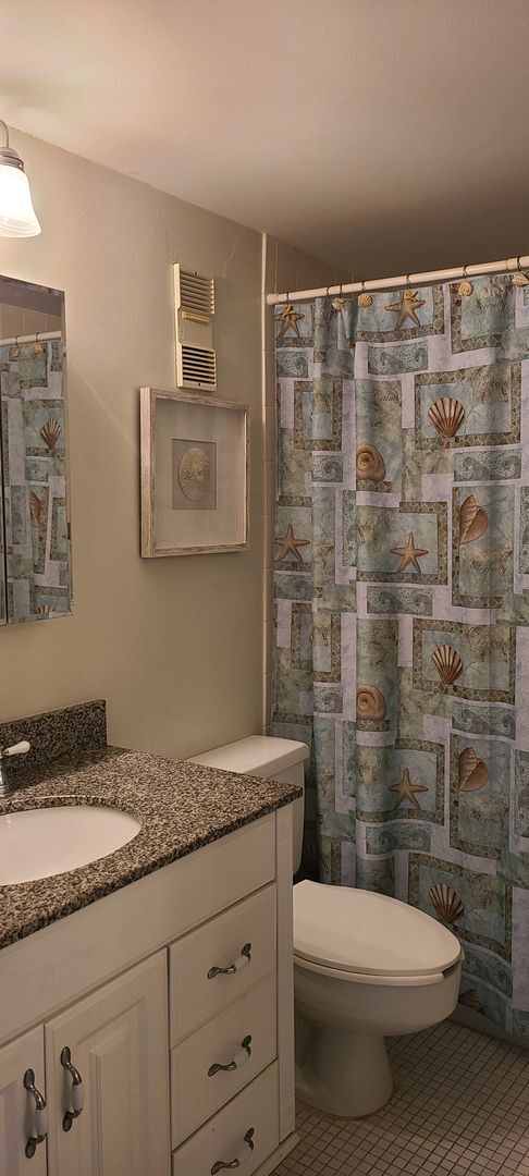 Building Photo - Vacation Rental - 30 Day min stay - across From Daytona Beach Only $1500-$2000 Month