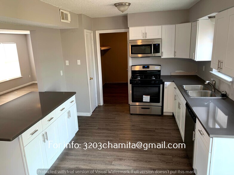 Building Photo - 3203 Chamita St