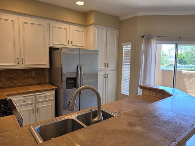 Building Photo - 28436 Yosemite Dr