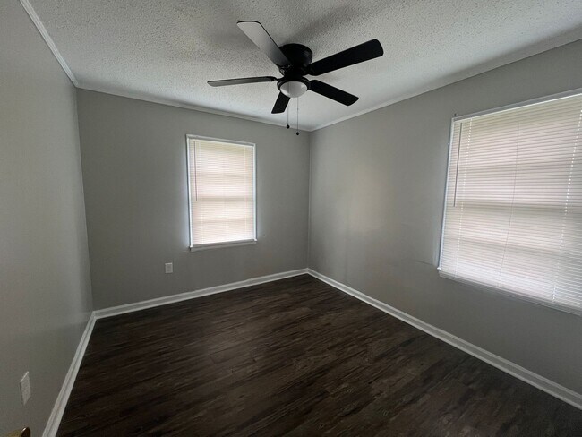 Building Photo - 209 Morningside Dr