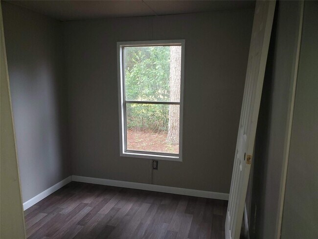 Building Photo - 12175 Hilltop Dr