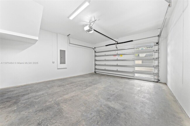 Building Photo - 1450 SW 23rd St