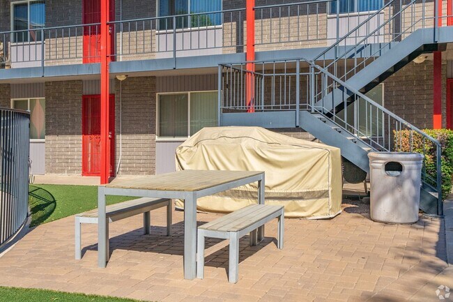 Building Photo - 6502 N 17th Ave