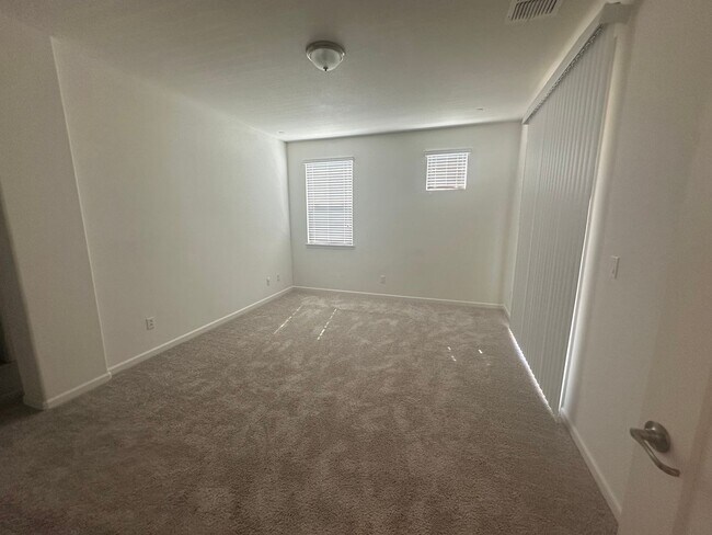 Building Photo - Stunning Former Model Home in Prime Rosevi...