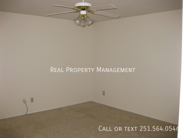 Building Photo - 5710 Green Hill Ct