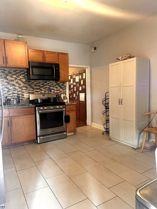 Building Photo - 1817 S Peoria St