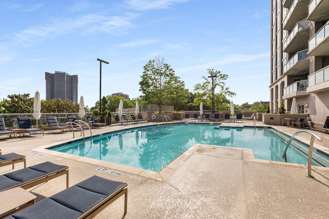 Building Photo - 2795 Peachtree Rd