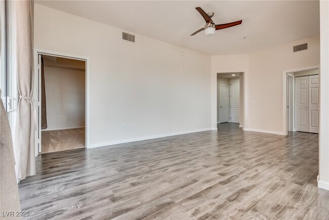 Building Photo - 35 E Agate Ave