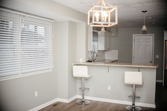 Building Photo - 1449 Jill Dr